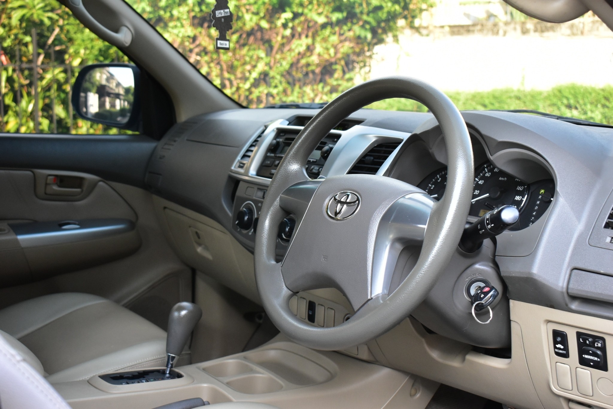 Toyota Hilux Vigo Champ 2.5E Prerunner 4ประตู ปี 2012 : สีดำ : ออโต้ : ดีเซล : ไมล์ 85,xxx km. (รูปที่ 12)