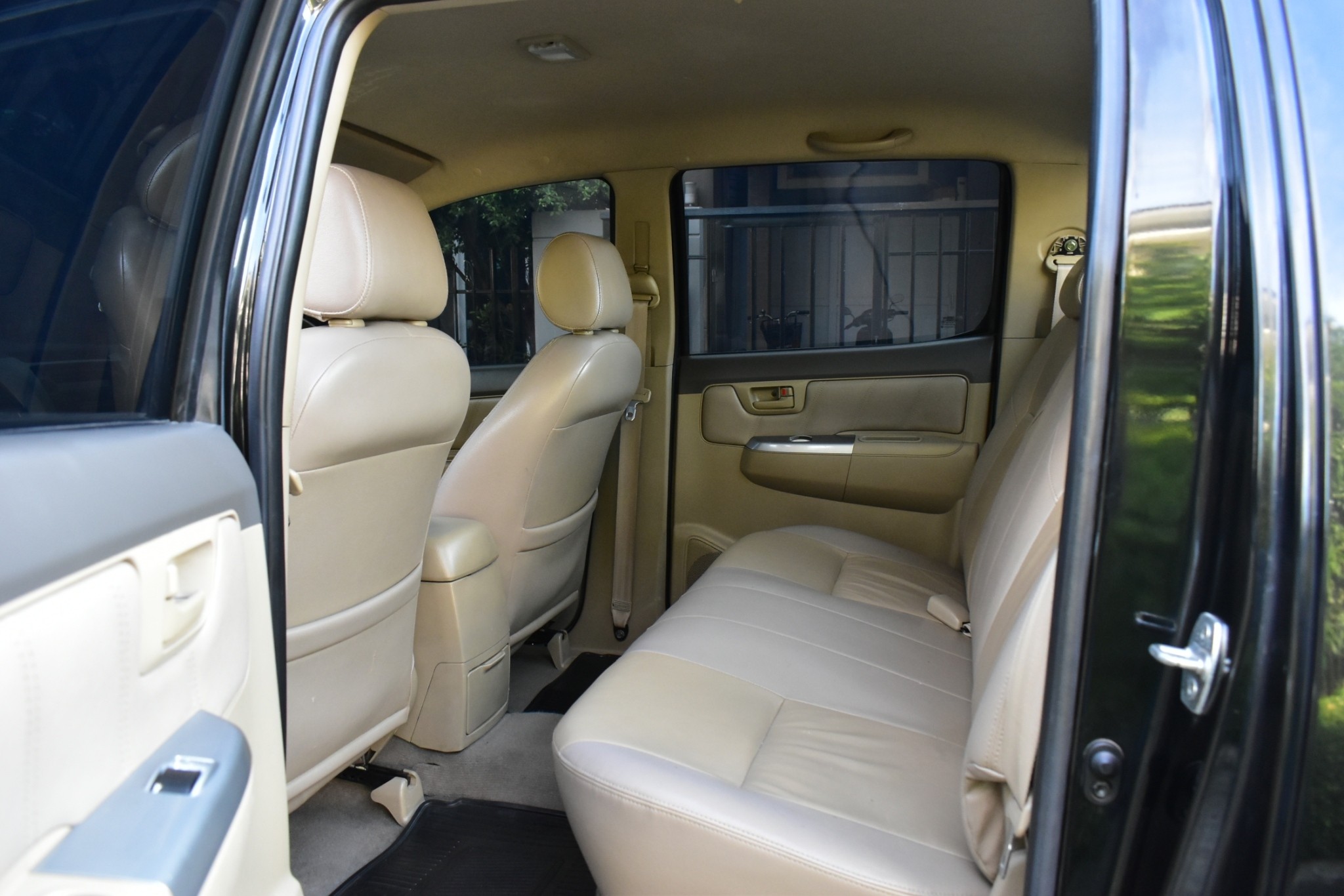 Toyota Hilux Vigo Champ 2.5E Prerunner 4ประตู ปี 2012 : สีดำ : ออโต้ : ดีเซล : ไมล์ 85,xxx km. (รูปที่ 14)