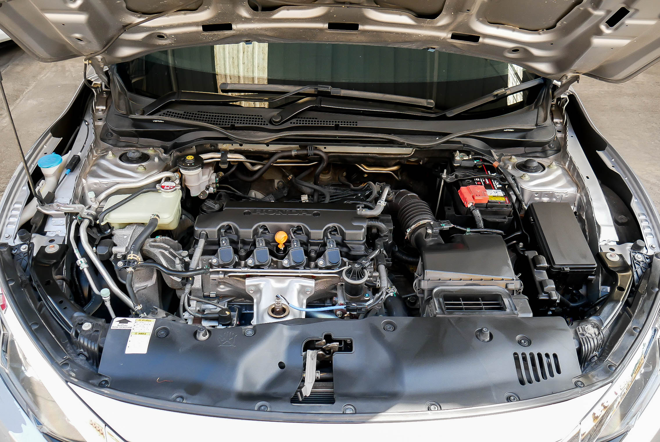 HONDA CIVIC FC 1.8 EL AT   ปี 2016 สีเงิน (รูปที่ 4)