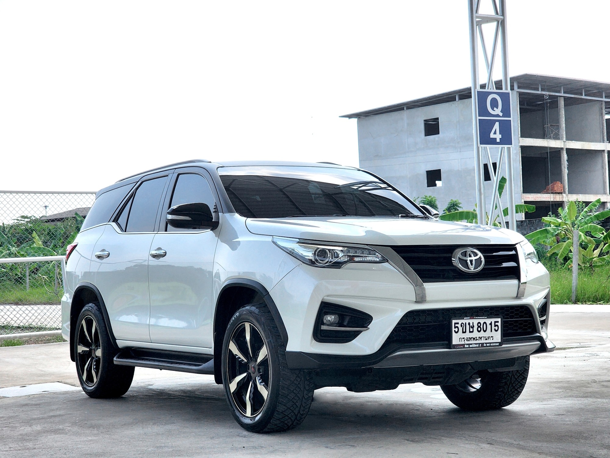 TOYOTA Fortuner TRD Sportivo 2.8 [4x4] Blacktop ปี 2017 (รูปที่ 2)