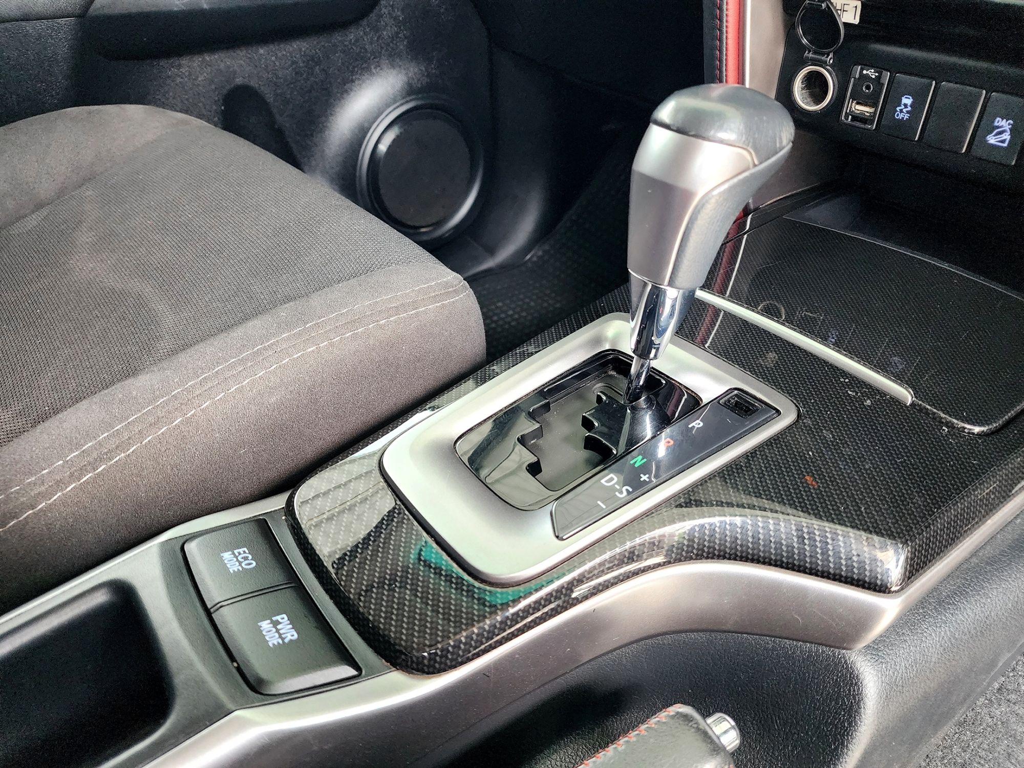 TOYOTA Fortuner TRD Sportivo 2.8 [4x4] Blacktop ปี 2017 (รูปที่ 17)