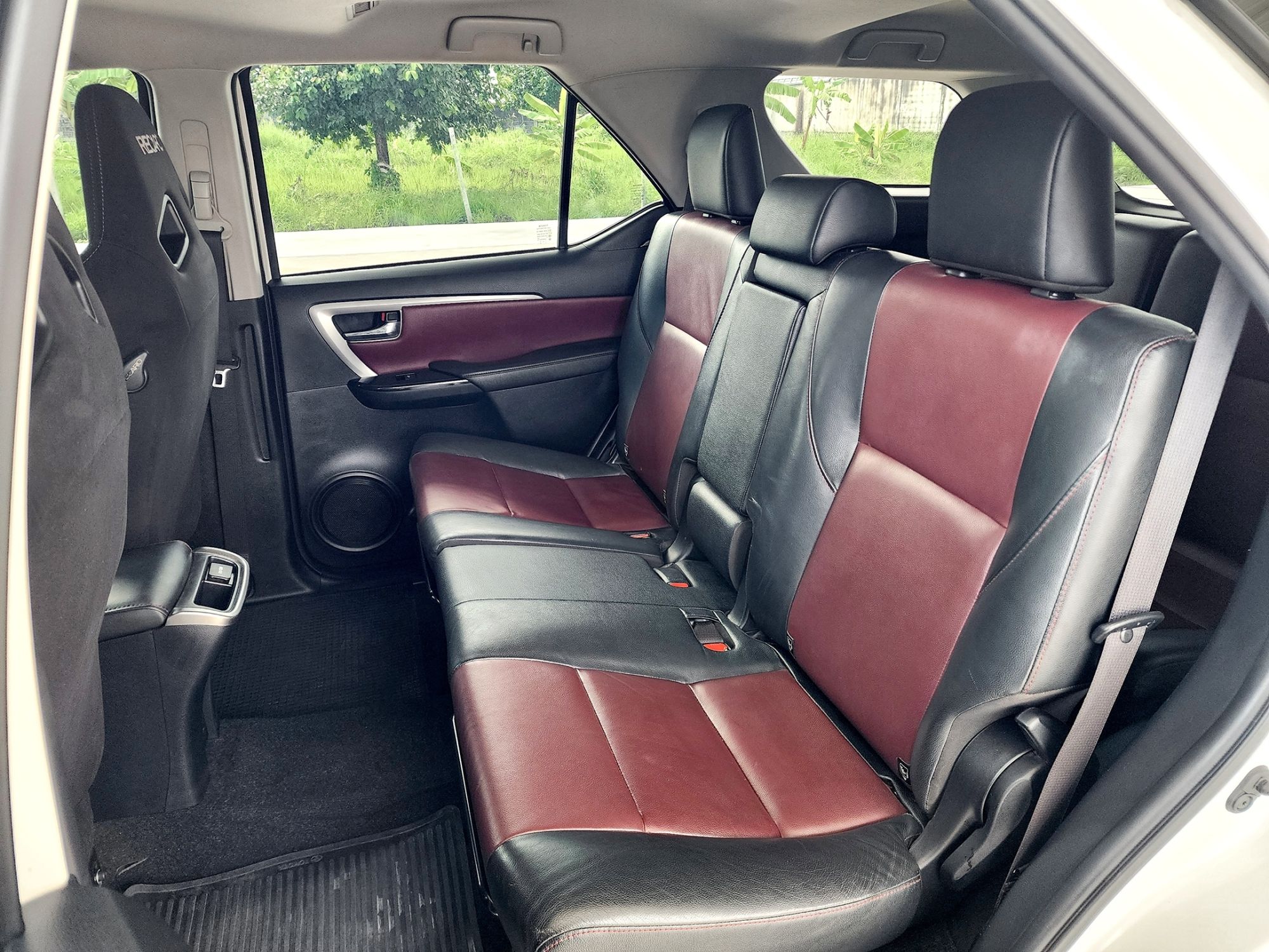 TOYOTA Fortuner TRD Sportivo 2.8 [4x4] Blacktop ปี 2017 (รูปที่ 15)
