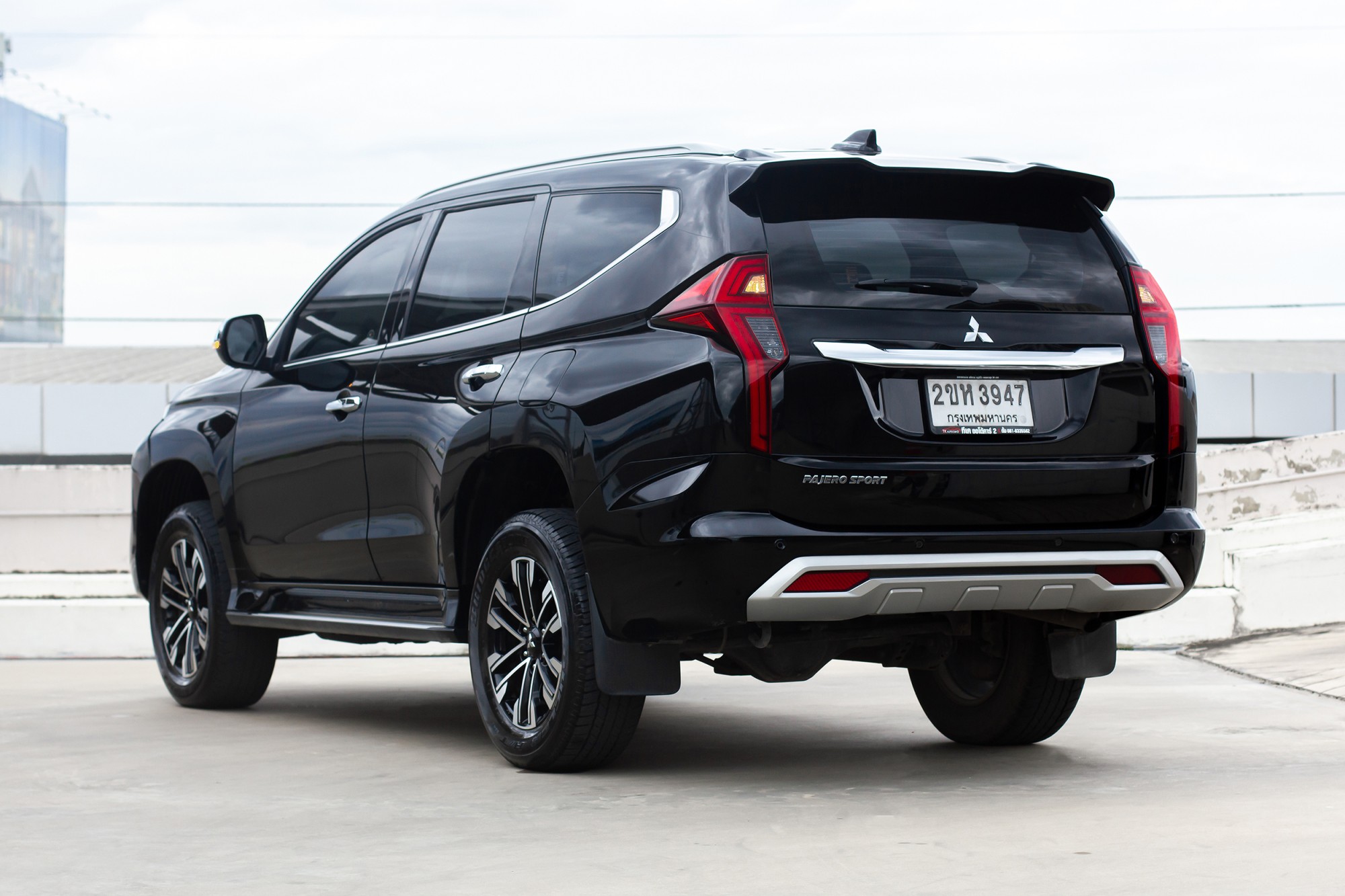 MITSUBISHI Pajero Sport 2.4GT-Premium TOP 2WD A/T ปี 2021 จด 2022 (รูปที่ 2)