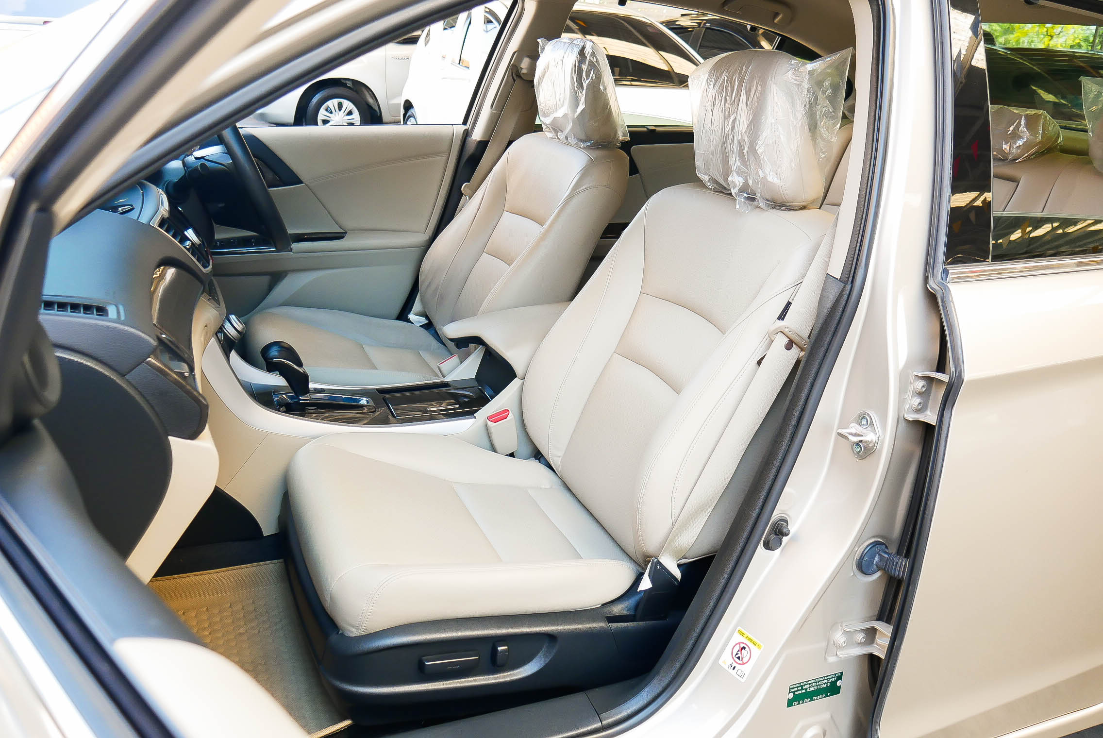 HONDA ACCORD G9 2.0 EL NAVI AT ปี 2013 สีน้ำตาล (รูปที่ 7)
