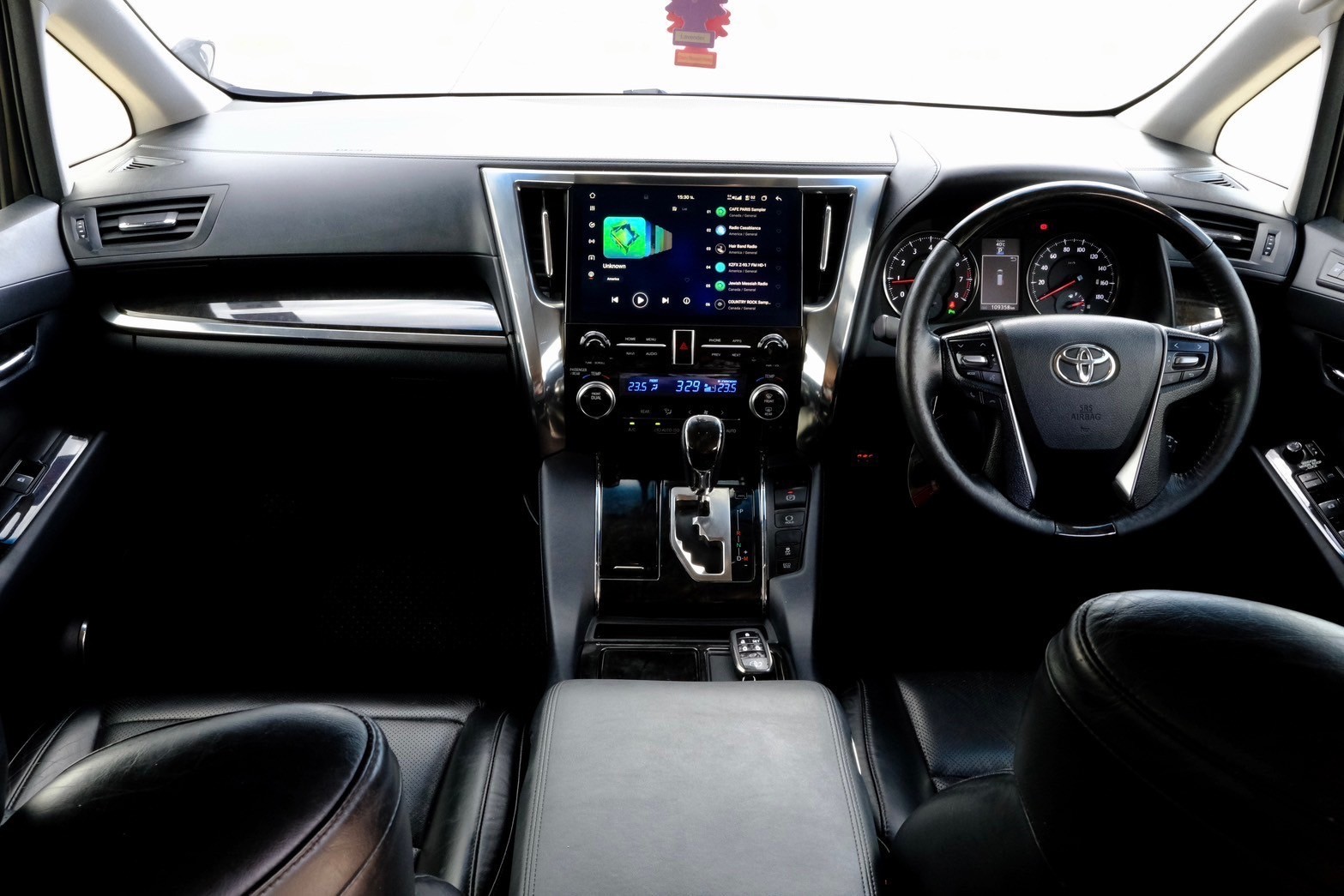 Toyota Vellfire 2.5 ZG ปี2015 สี: ดำ เกียร์: ออโต้ เครื่องยนต์: เบนซิน ไมล์ : 10x,xxx กม. (รูปที่ 2)