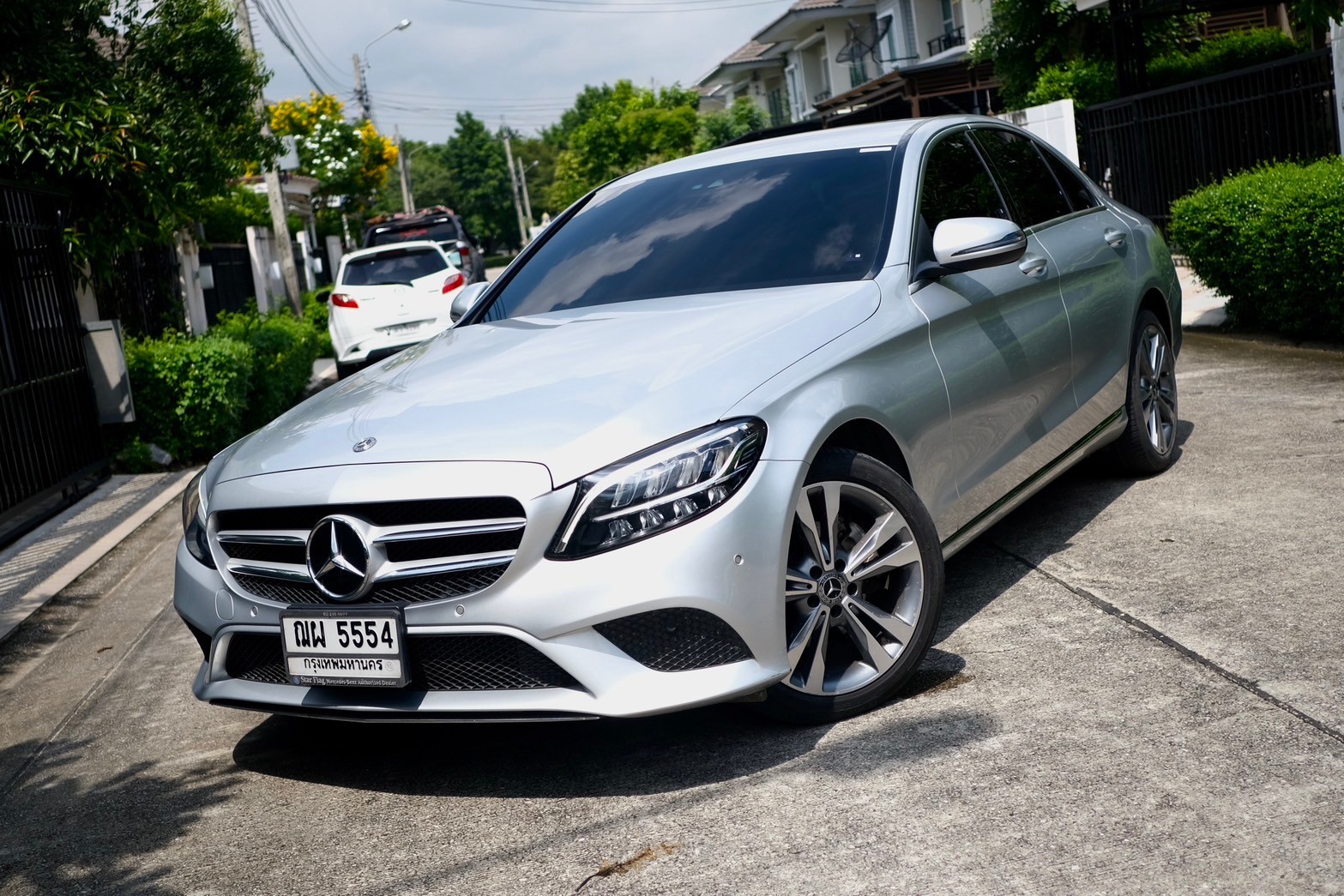 Benz C220d ปี2020 เกียร์: ออโต้ สี: เทา เครื่องยนต์: ดีเซล ไมล์ 11x,xxx กม.