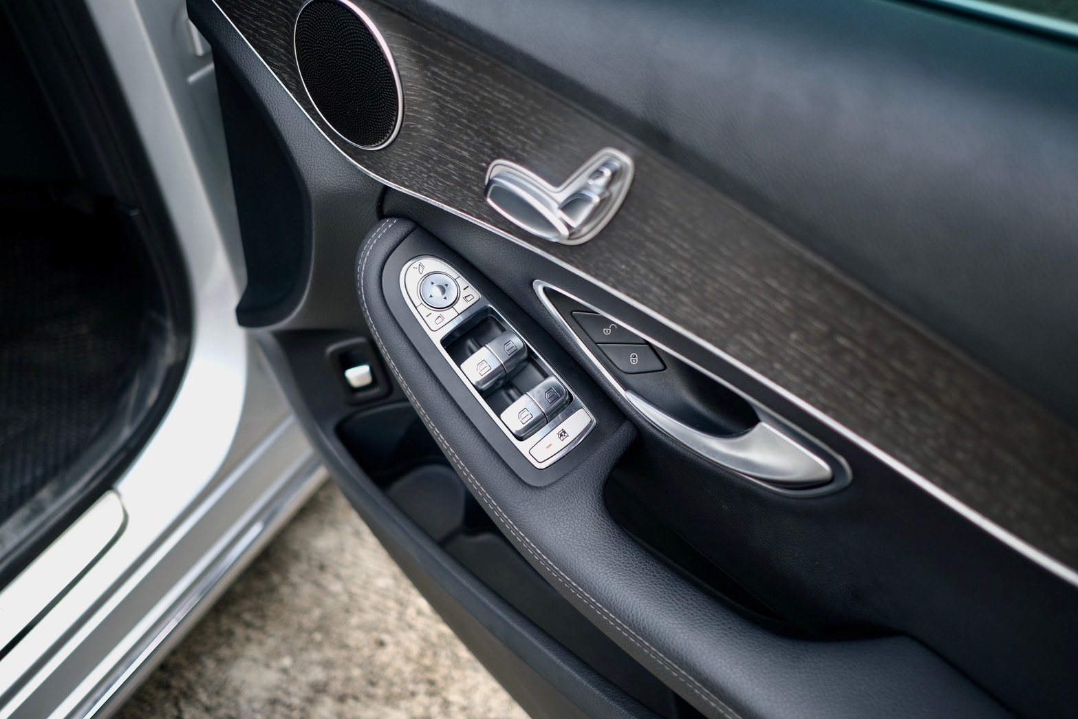Benz C220d ปี2020 เกียร์: ออโต้ สี: เทา เครื่องยนต์: ดีเซล ไมล์ 11x,xxx กม. (รูปที่ 8)