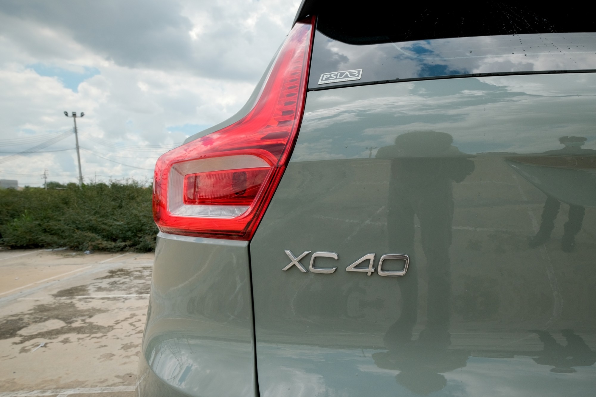 2022 Volvo XC40 สีเขียว (รูปที่ 10)