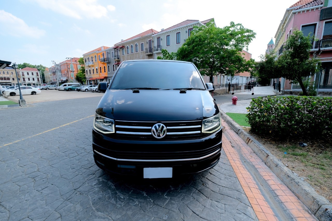 2017 Volkswagen Caravelle สีดำ (รูปที่ 5)