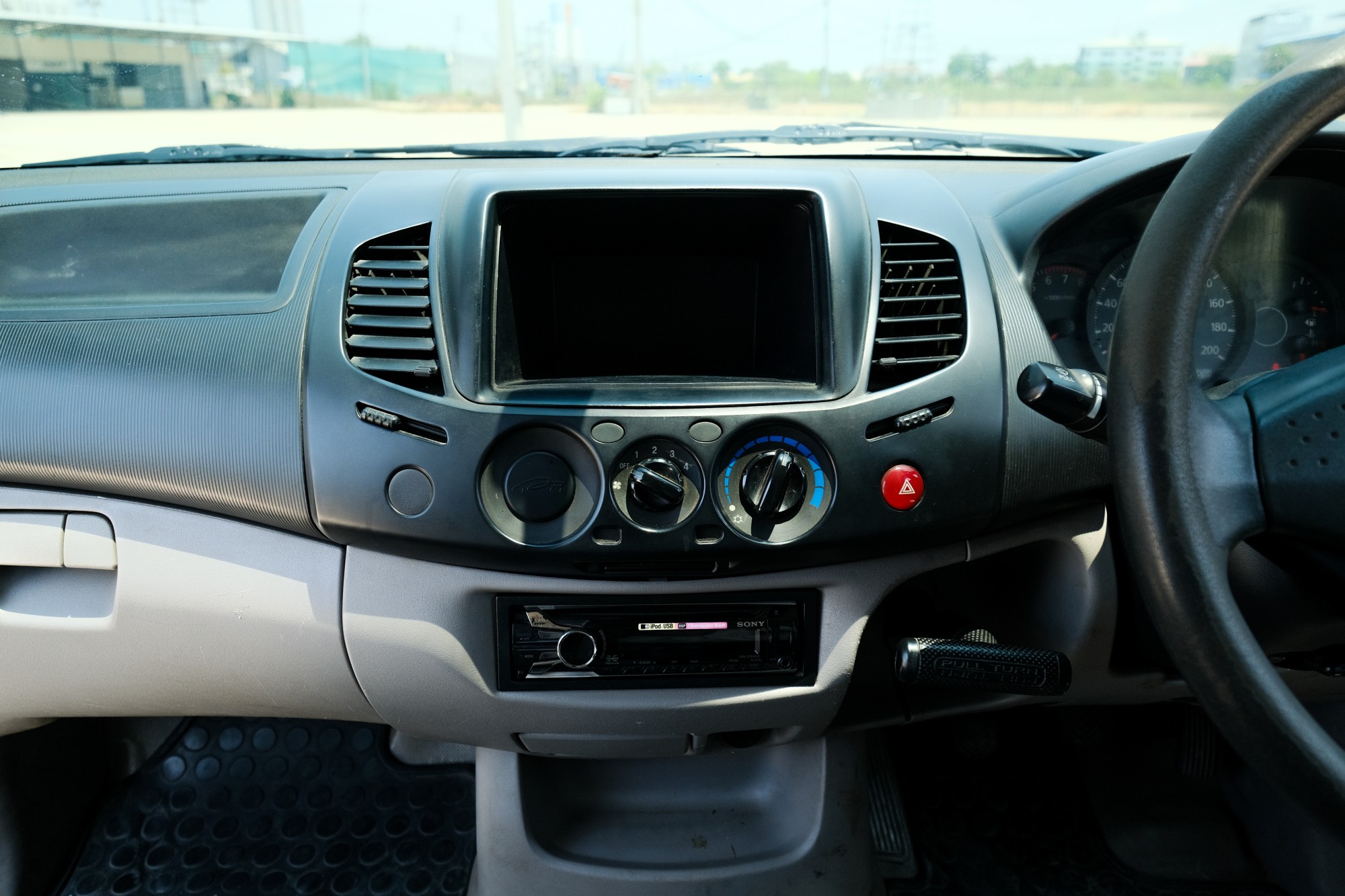 2013 Mitsubishi Triton Single (ตอนเดียว) สีขาว (รูปที่ 8)