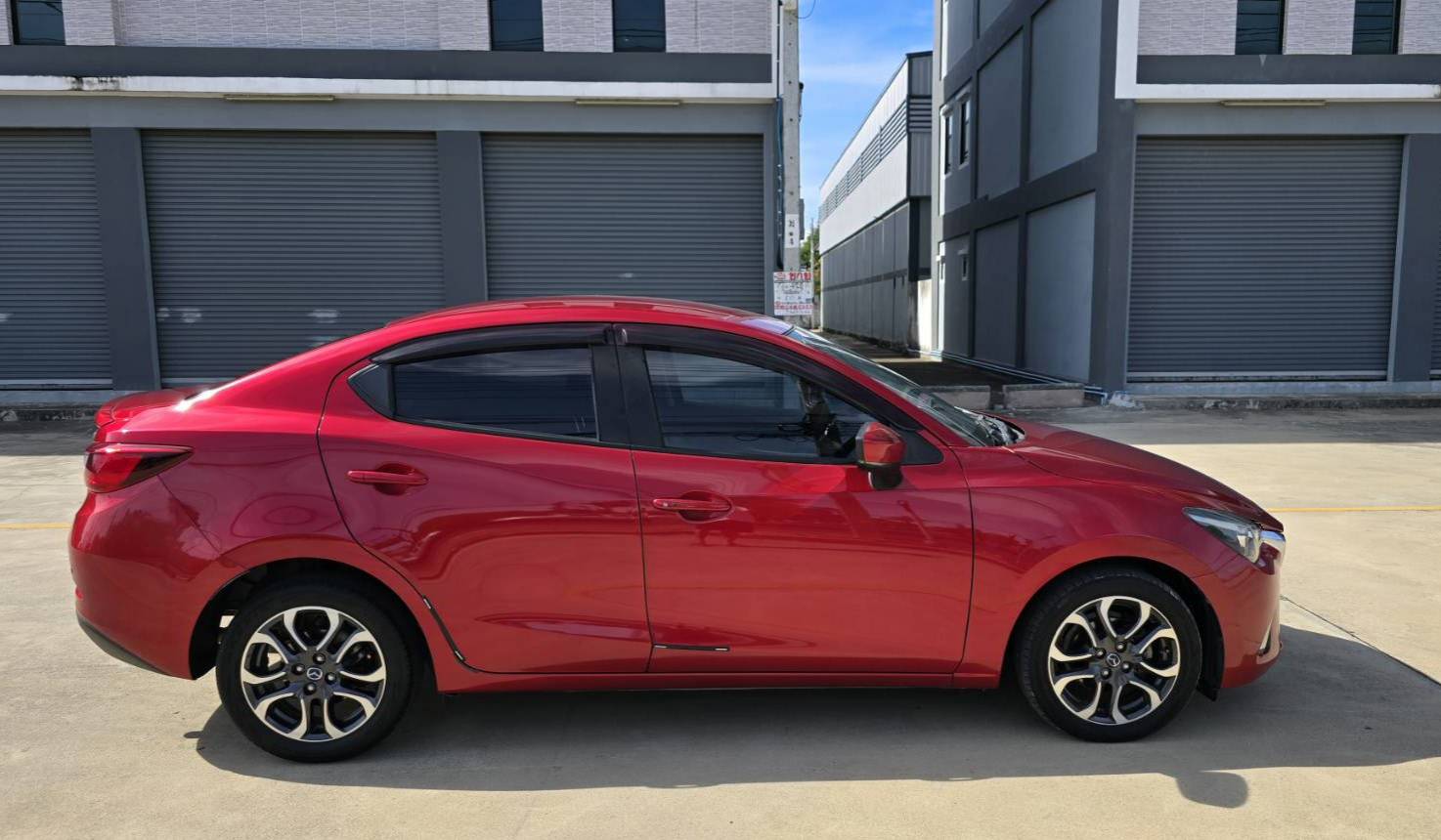 Mazda2 high con sedan 1.5 ดีเซล auto ไมล์ 90,000 กม. service ตรง (รูปที่ 5)