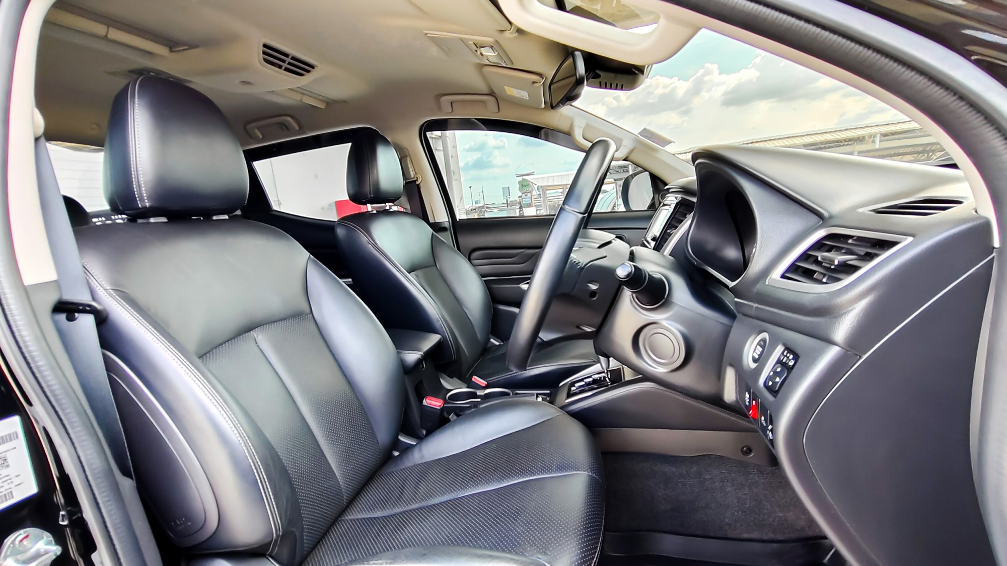 ไมล์ 30,000 กม. MITSUBISHI Triton Double Cab 2.4 Plus GT Premium 6A/Tปี 2019 (รูปที่ 22)