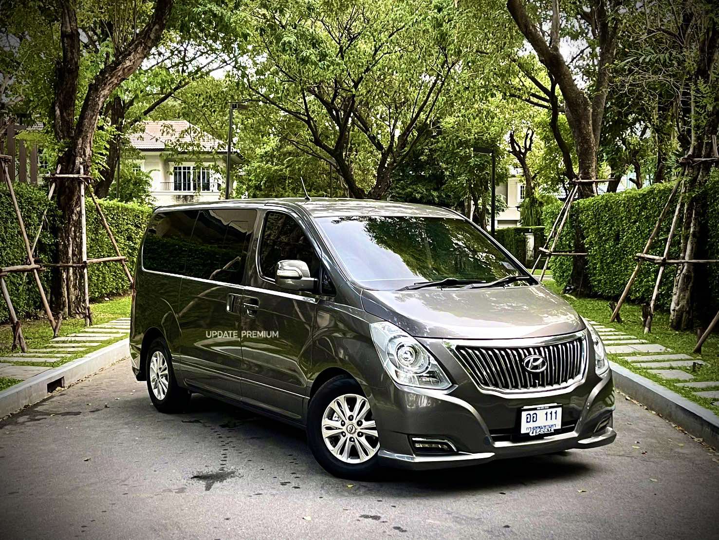 Hyundai H1 Deluxe เครื่องรุ่นใหม่แล้วคะ ไมล์น้อย ไมล์แท้ สภาพแบบหยุดชะงักจริงๆ (รูปที่ 4)