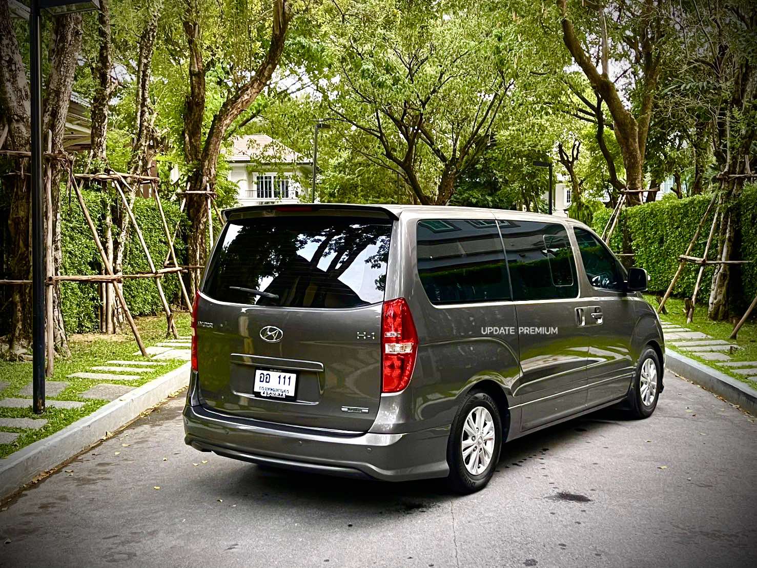 Hyundai H1 Deluxe เครื่องรุ่นใหม่แล้วคะ ไมล์น้อย ไมล์แท้ สภาพแบบหยุดชะงักจริงๆ (รูปที่ 7)