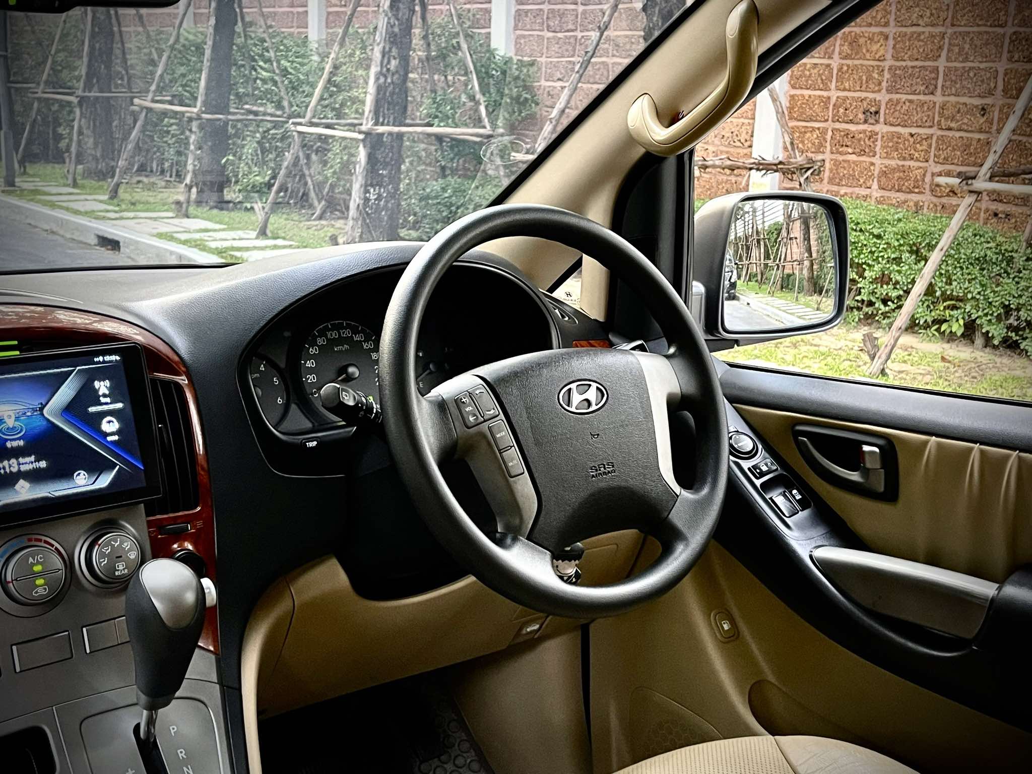 Hyundai H1 Deluxe เครื่องรุ่นใหม่แล้วคะ ไมล์น้อย ไมล์แท้ สภาพแบบหยุดชะงักจริงๆ (รูปที่ 16)