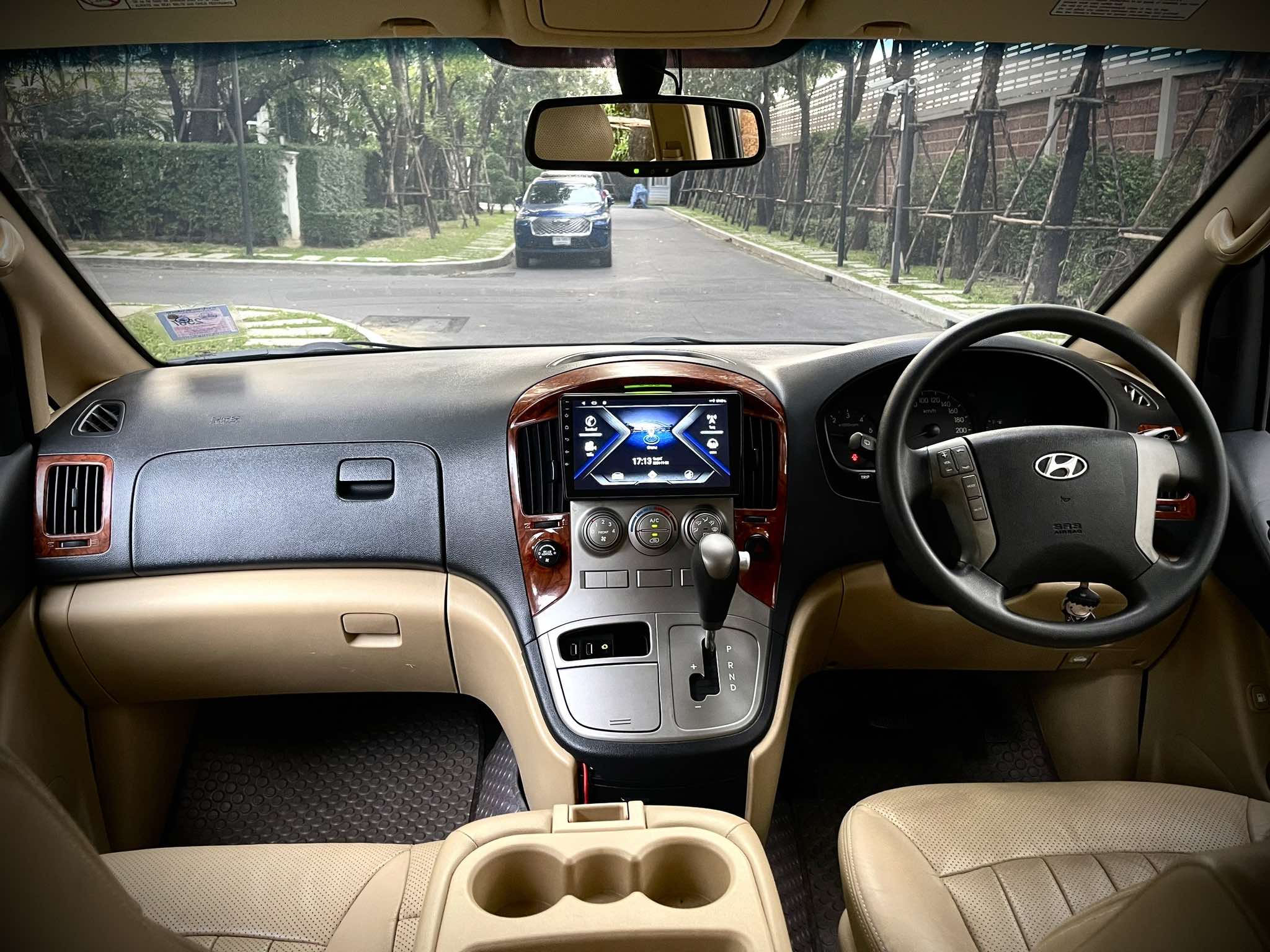 Hyundai H1 Deluxe เครื่องรุ่นใหม่แล้วคะ ไมล์น้อย ไมล์แท้ สภาพแบบหยุดชะงักจริงๆ (รูปที่ 15)
