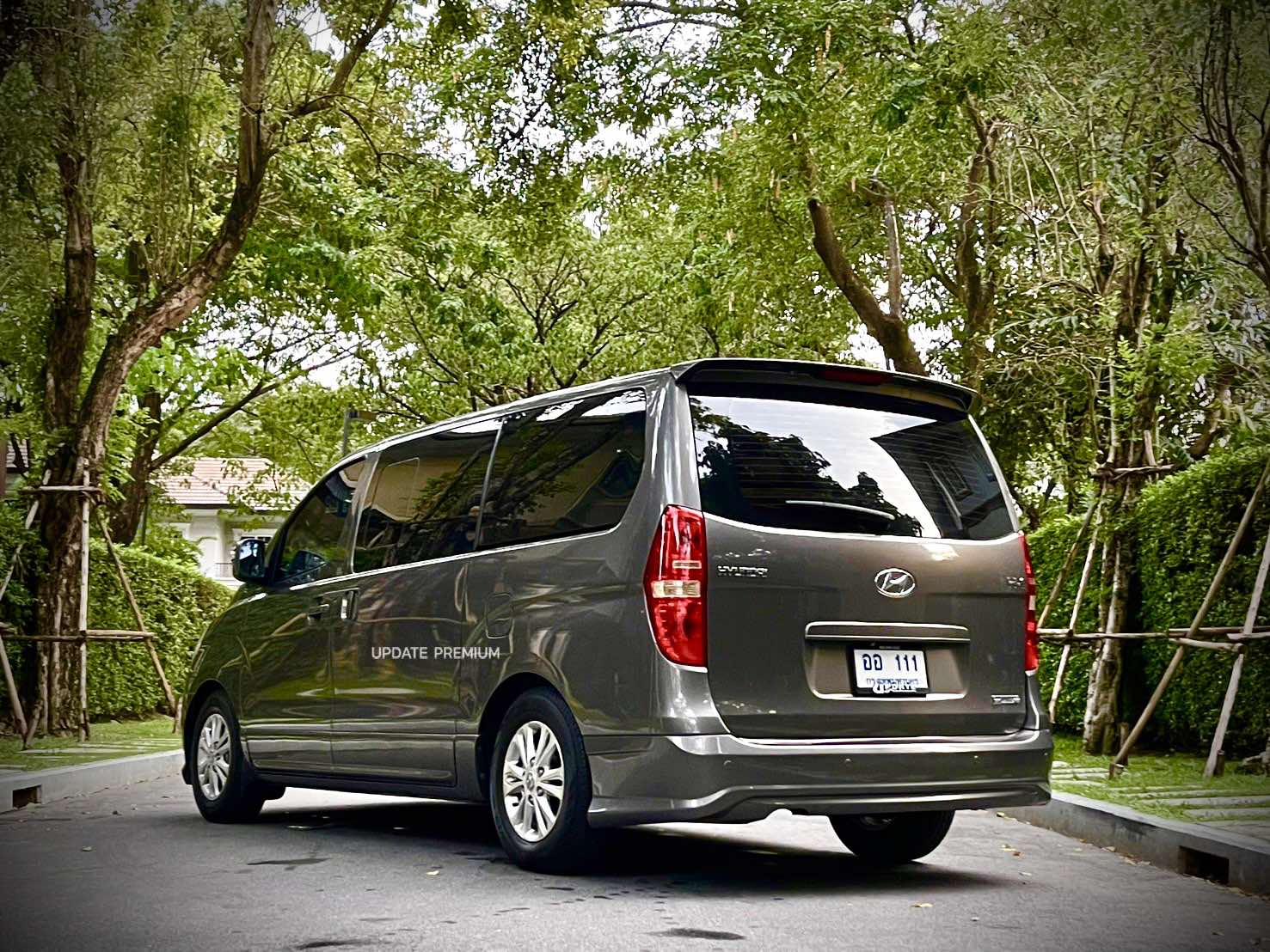 Hyundai H1 Deluxe เครื่องรุ่นใหม่แล้วคะ ไมล์น้อย ไมล์แท้ สภาพแบบหยุดชะงักจริงๆ (รูปที่ 9)