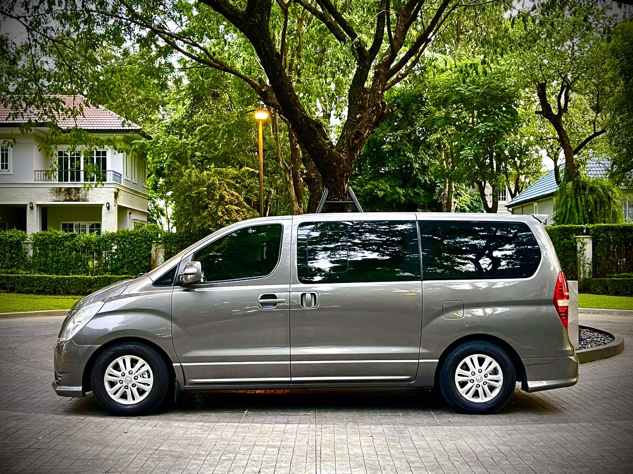 Hyundai H1 Deluxe เครื่องรุ่นใหม่แล้วคะ ไมล์น้อย ไมล์แท้ สภาพแบบหยุดชะงักจริงๆ (รูปที่ 12)