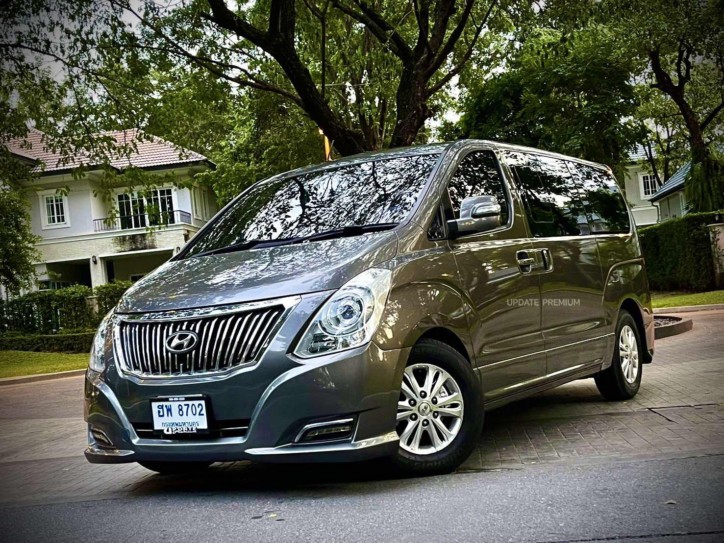 Hyundai H1 Deluxe เครื่องรุ่นใหม่แล้วคะ ไมล์น้อย ไมล์แท้ สภาพแบบหยุดชะงักจริงๆ (รูปที่ 3)