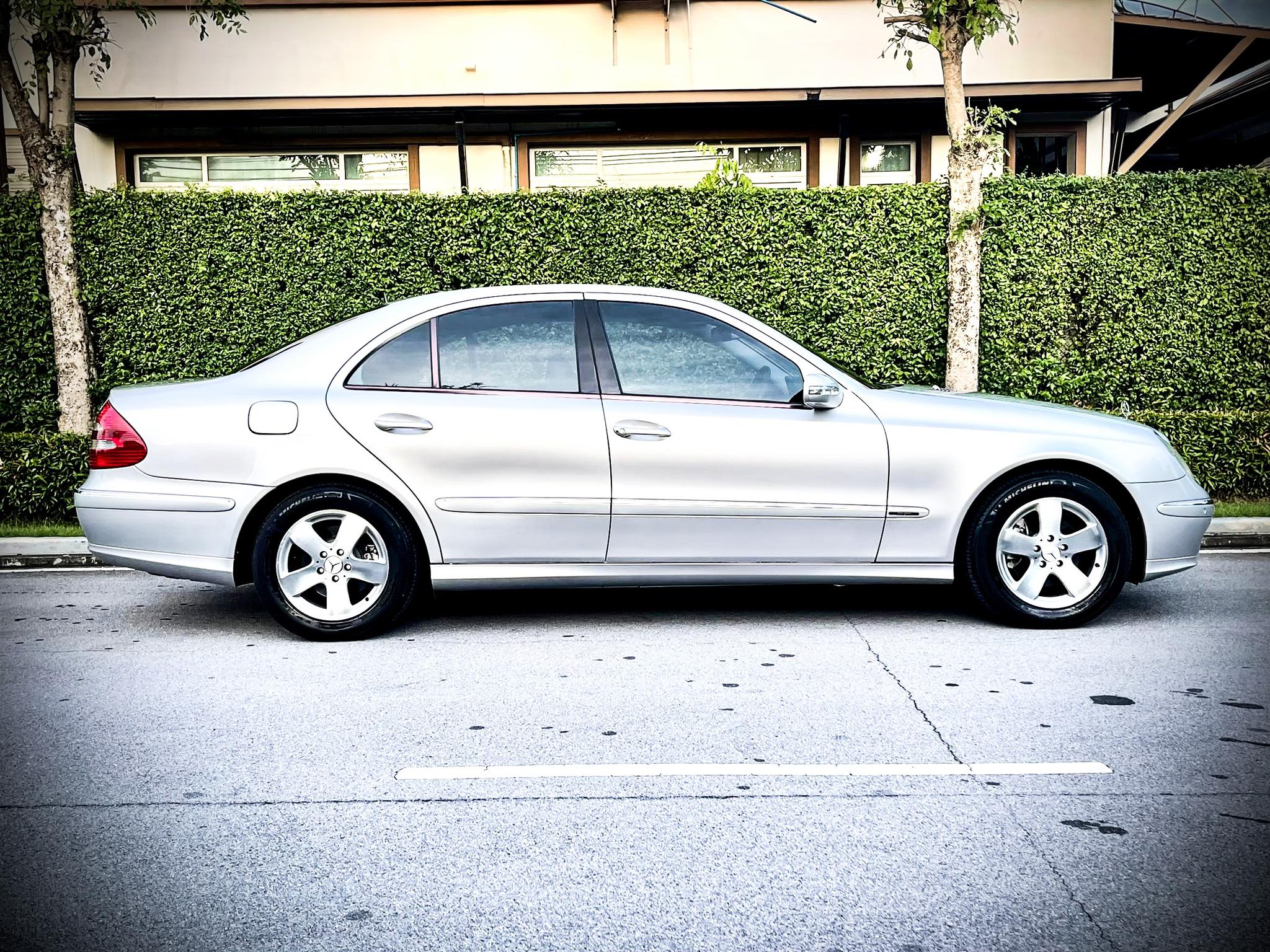Mercedes Benz E240 Avantgarde Topสุด สวยจับใจ จริงๆ (รูปที่ 16)
