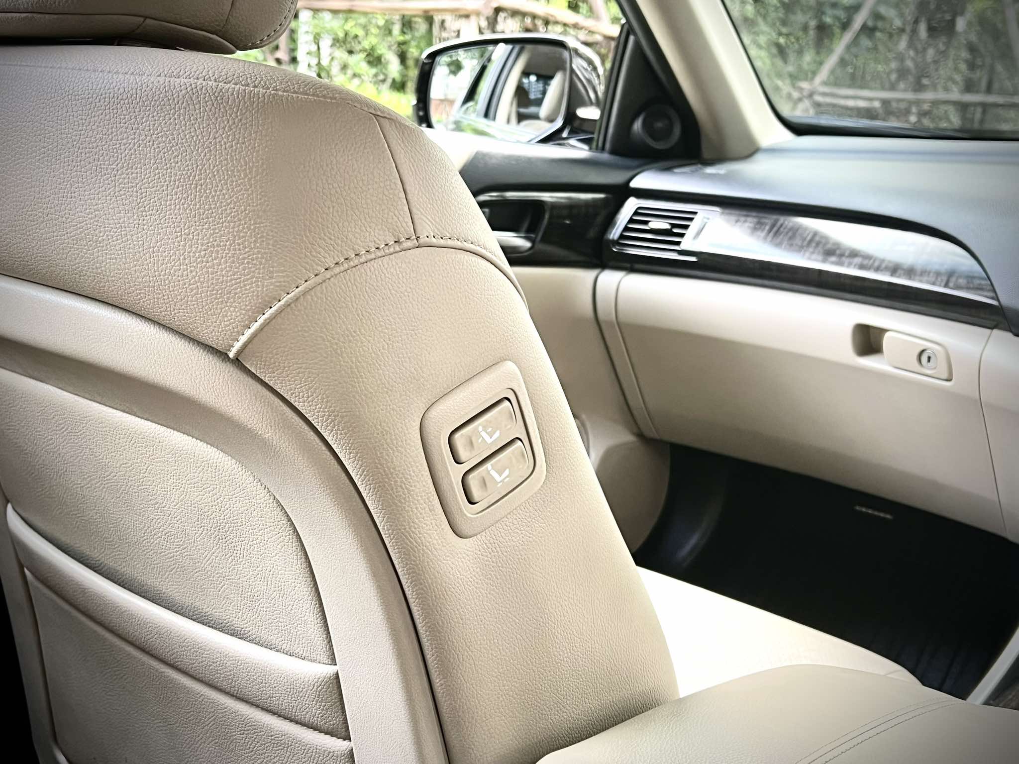 Honda Accord 2.0EL มือเดียวป้ายแดง สวยจิง (รูปที่ 12)