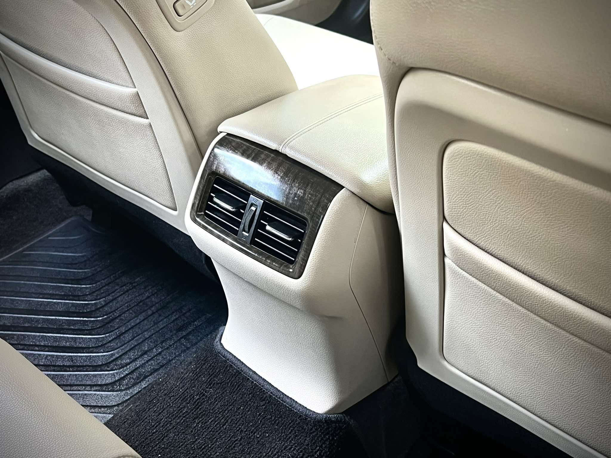 Honda Accord 2.0EL มือเดียวป้ายแดง สวยจิง (รูปที่ 11)