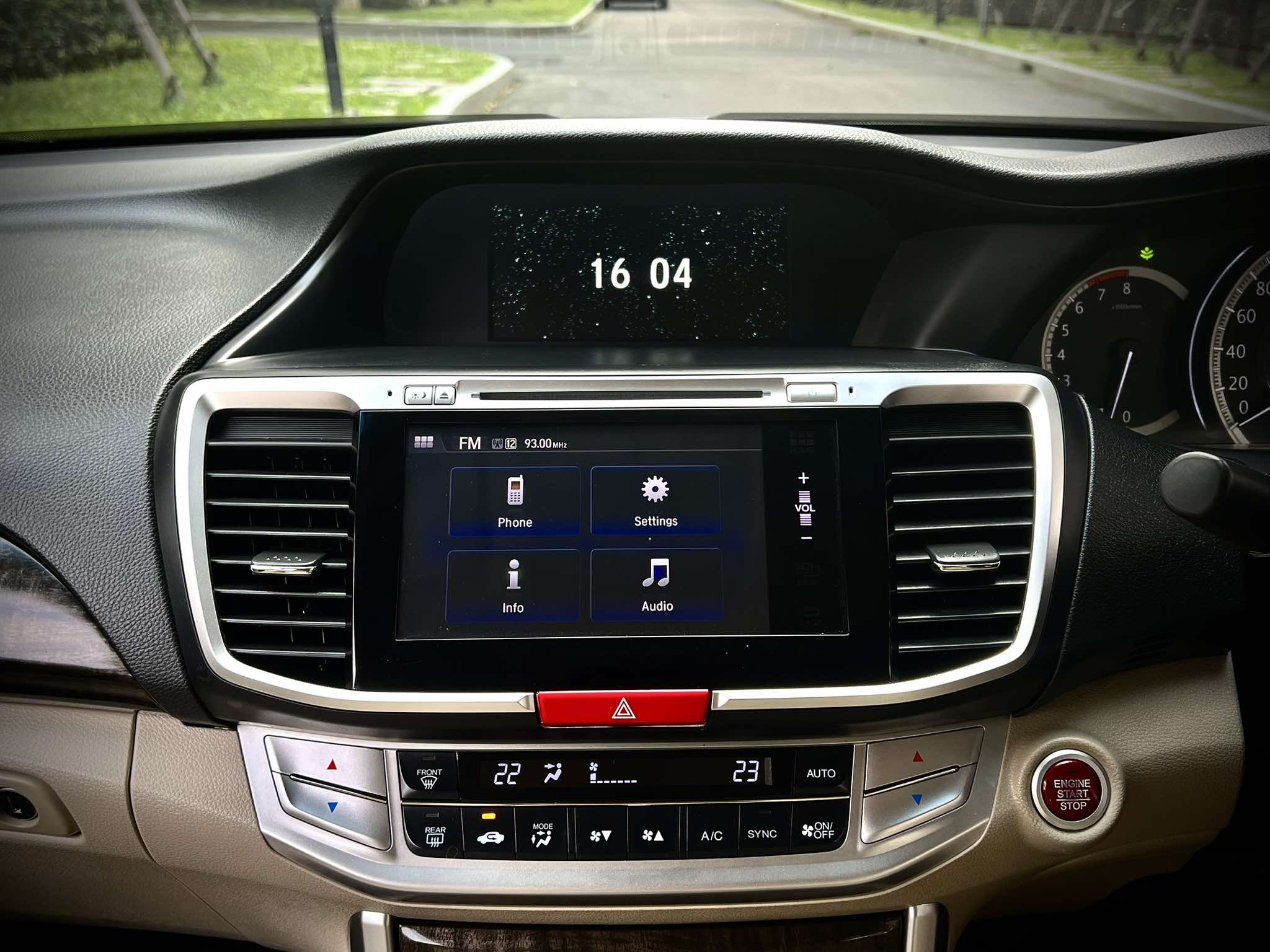 Honda Accord 2.0EL มือเดียวป้ายแดง สวยจิง (รูปที่ 21)