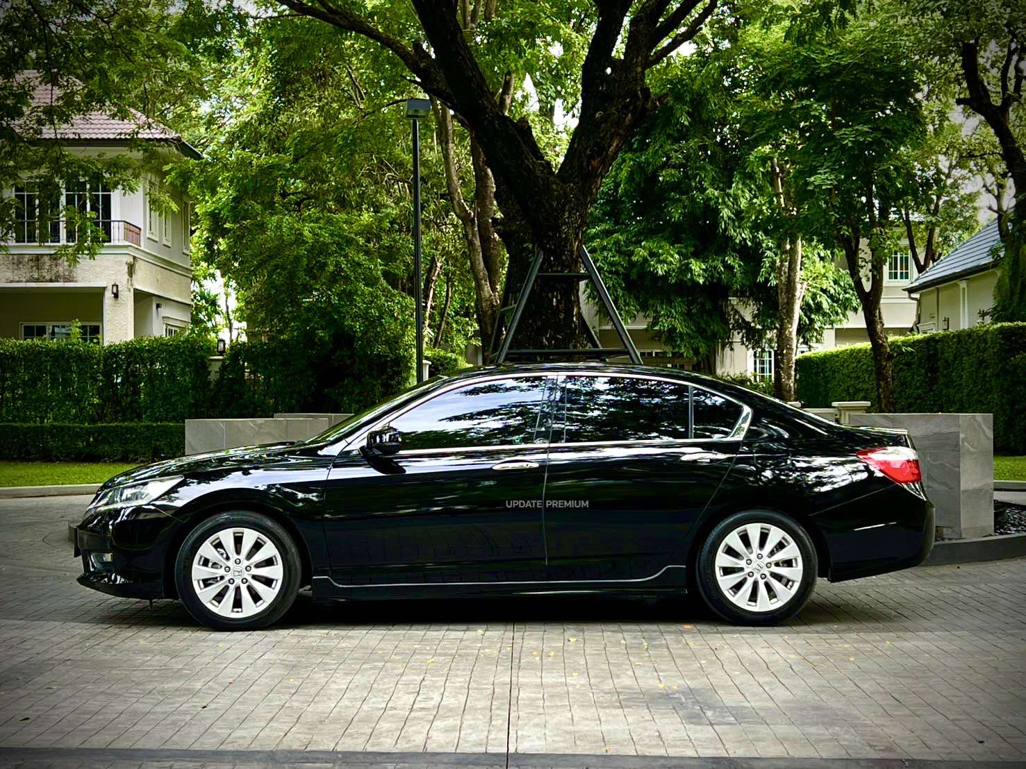 Honda Accord 2.0EL มือเดียวป้ายแดง สวยจิง (รูปที่ 8)
