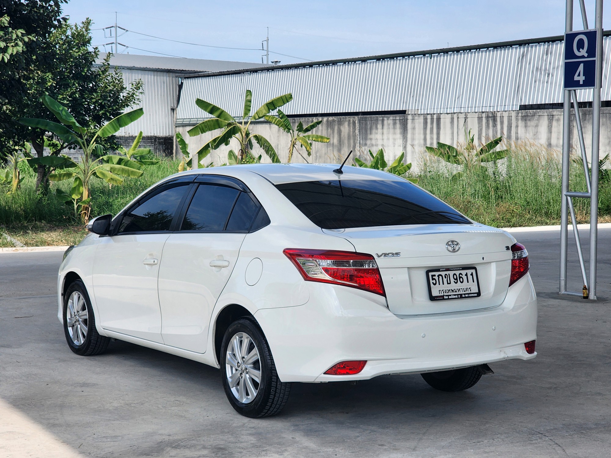 TOYOTA Vios 1.5E A/T ปี 2015 จด 2016 (รูปที่ 3)