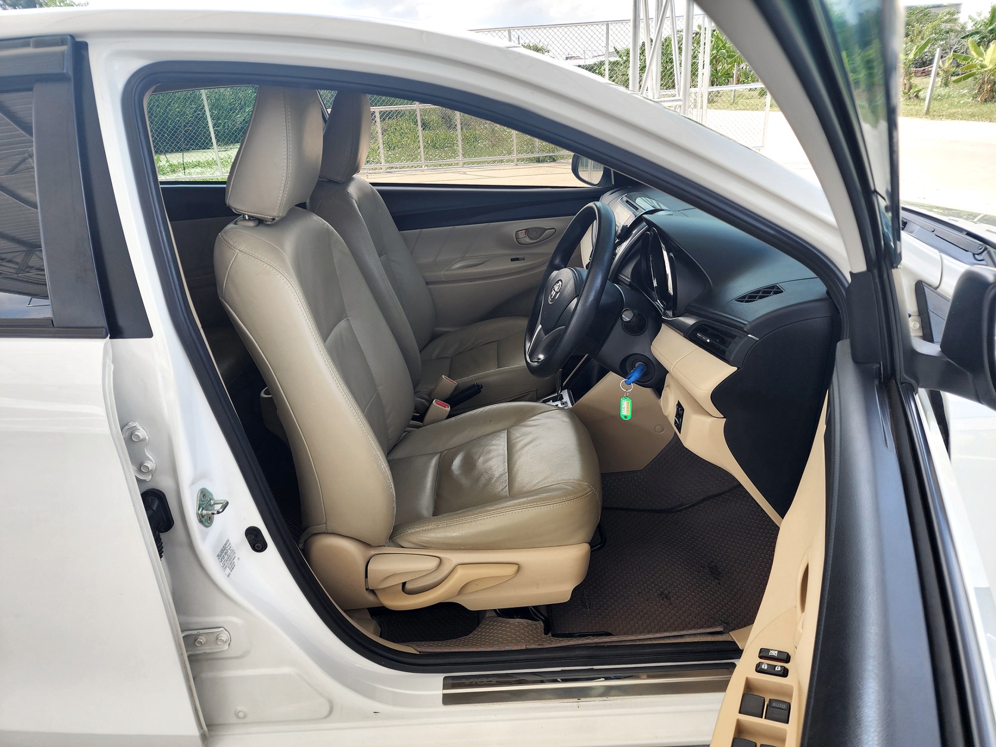 TOYOTA Vios 1.5E A/T ปี 2015 จด 2016 (รูปที่ 17)