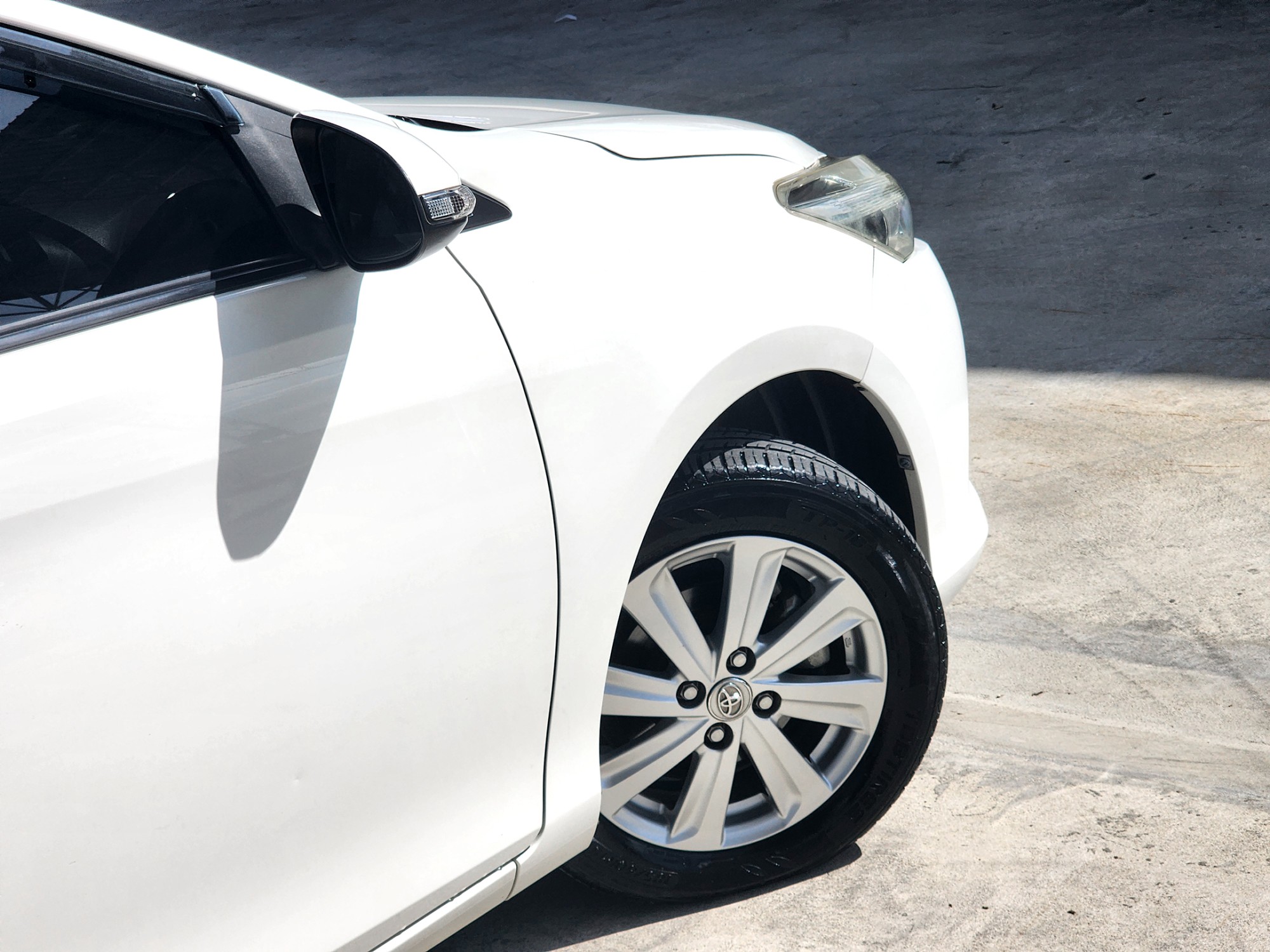 TOYOTA Vios 1.5E A/T ปี 2015 จด 2016 (รูปที่ 7)
