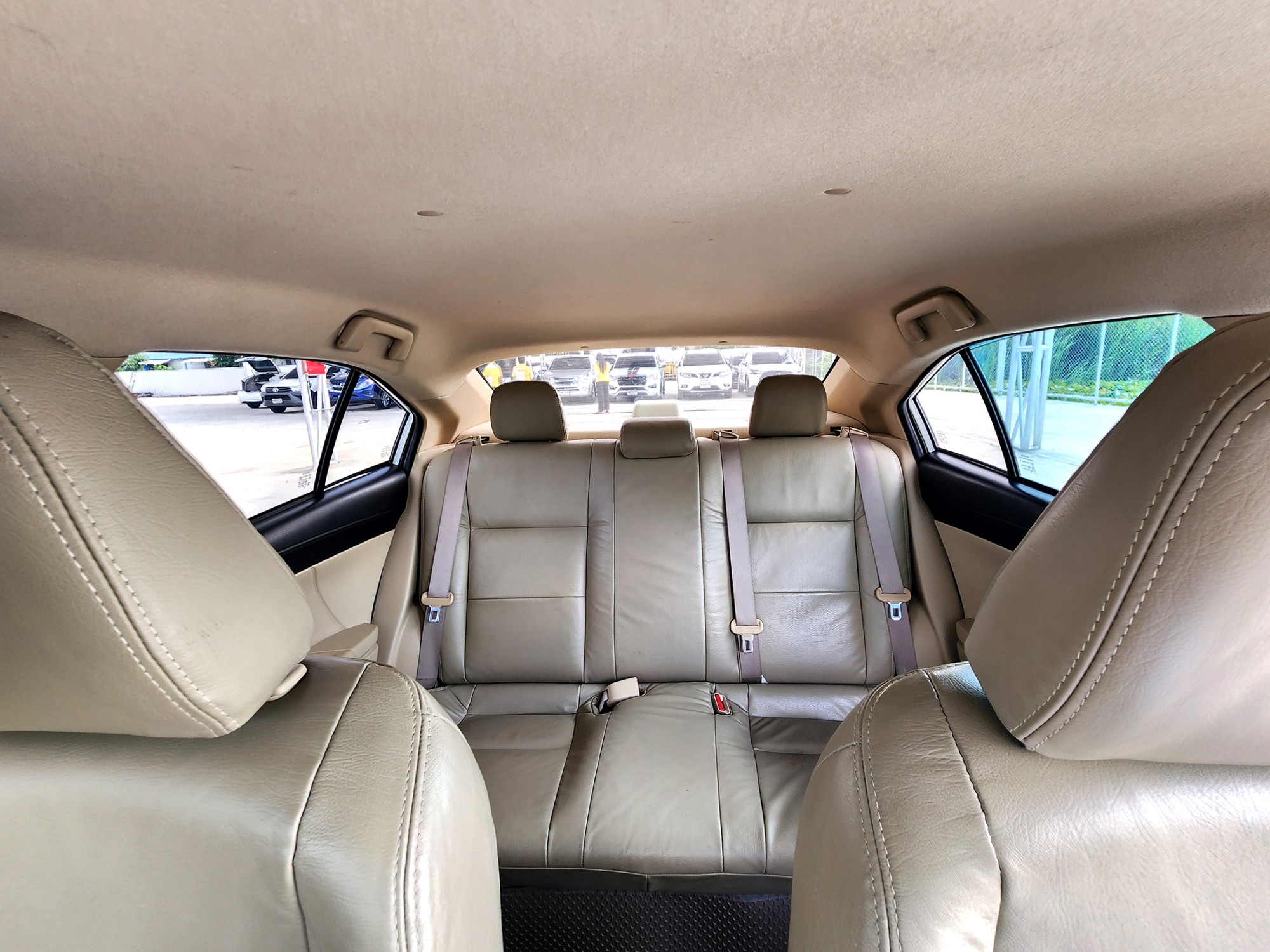 TOYOTA Vios 1.5E A/T ปี 2015 จด 2016 (รูปที่ 9)