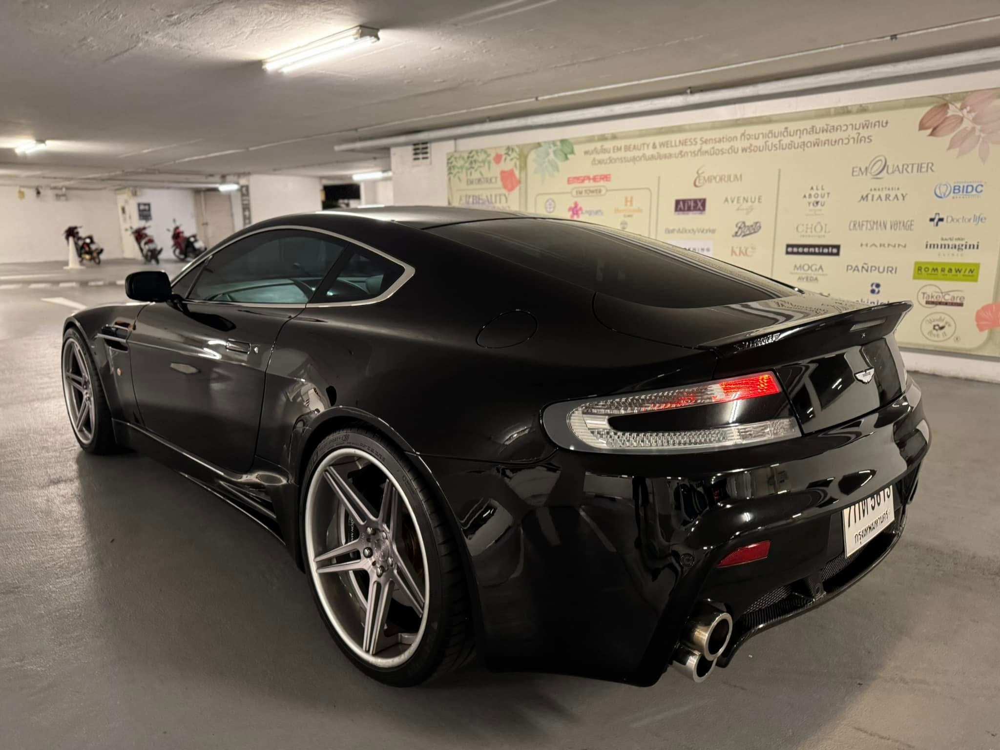 2010 Aston Martin Vantage S สีดำ (รูปที่ 5)