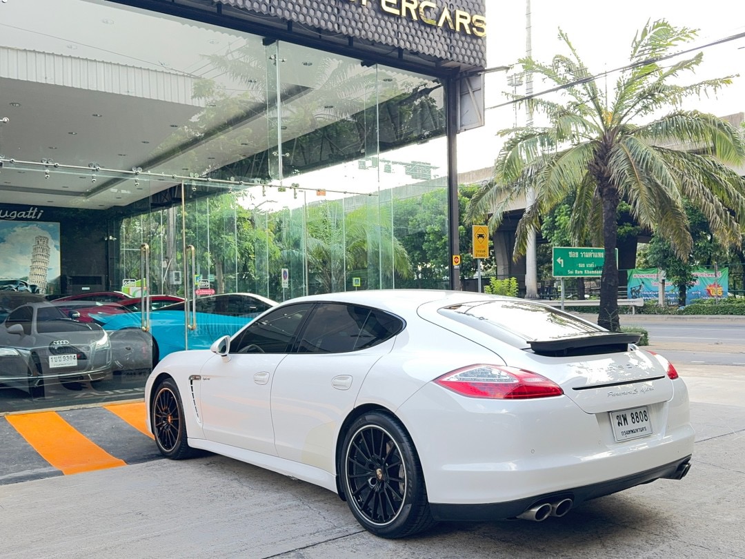 2012 Porsche Panamera สีขาว (รูปที่ 3)