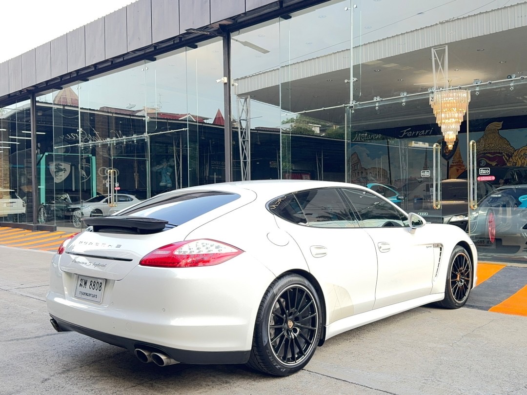 2012 Porsche Panamera สีขาว (รูปที่ 5)