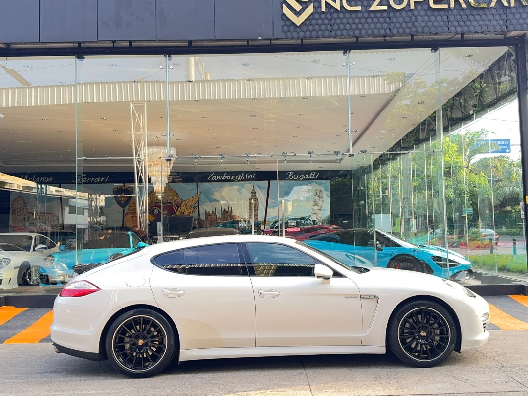 2012 Porsche Panamera สีขาว (รูปที่ 2)