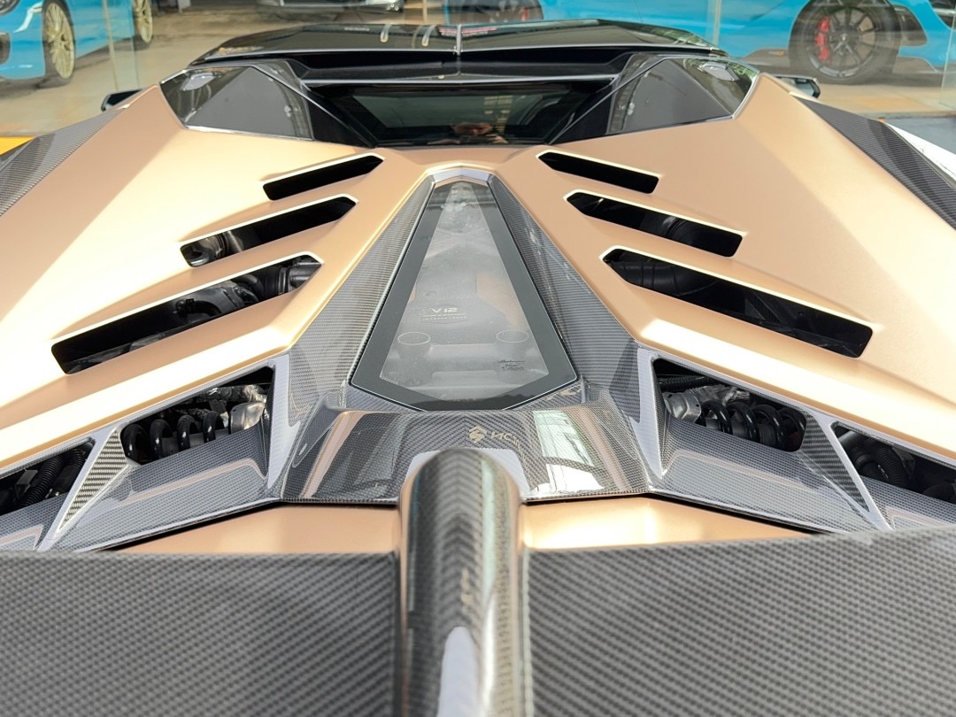 2021 Lamborghini Aventador S Roadster สีน้ำตาล (รูปที่ 16)