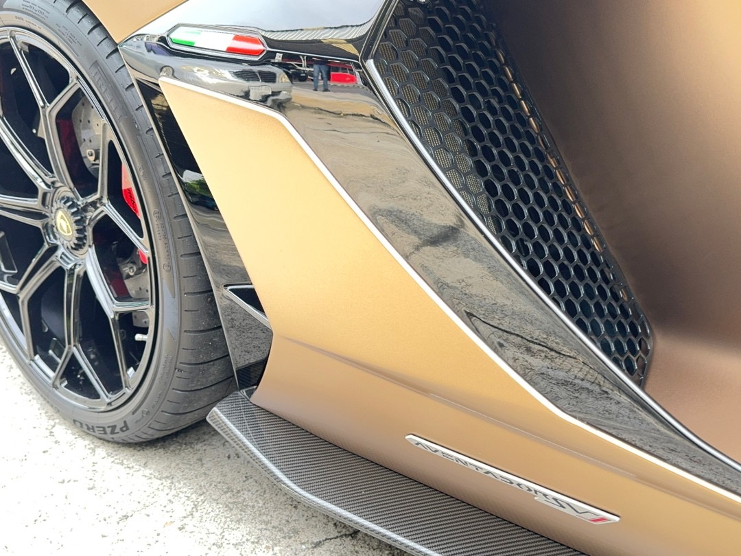 2021 Lamborghini Aventador S Roadster สีน้ำตาล (รูปที่ 7)