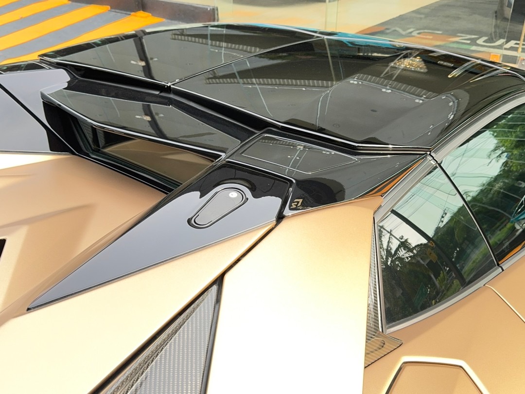 2021 Lamborghini Aventador S Roadster สีน้ำตาล (รูปที่ 17)