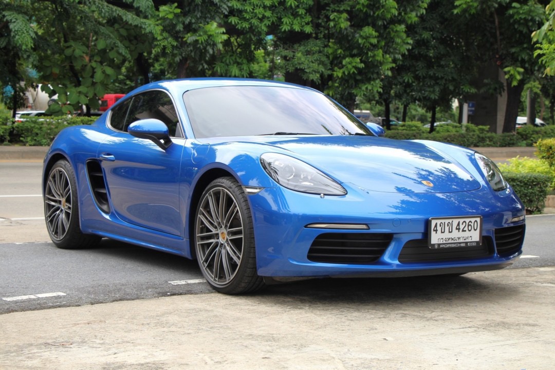 2018 Porsche 718 Cayman สีน้ำเงิน