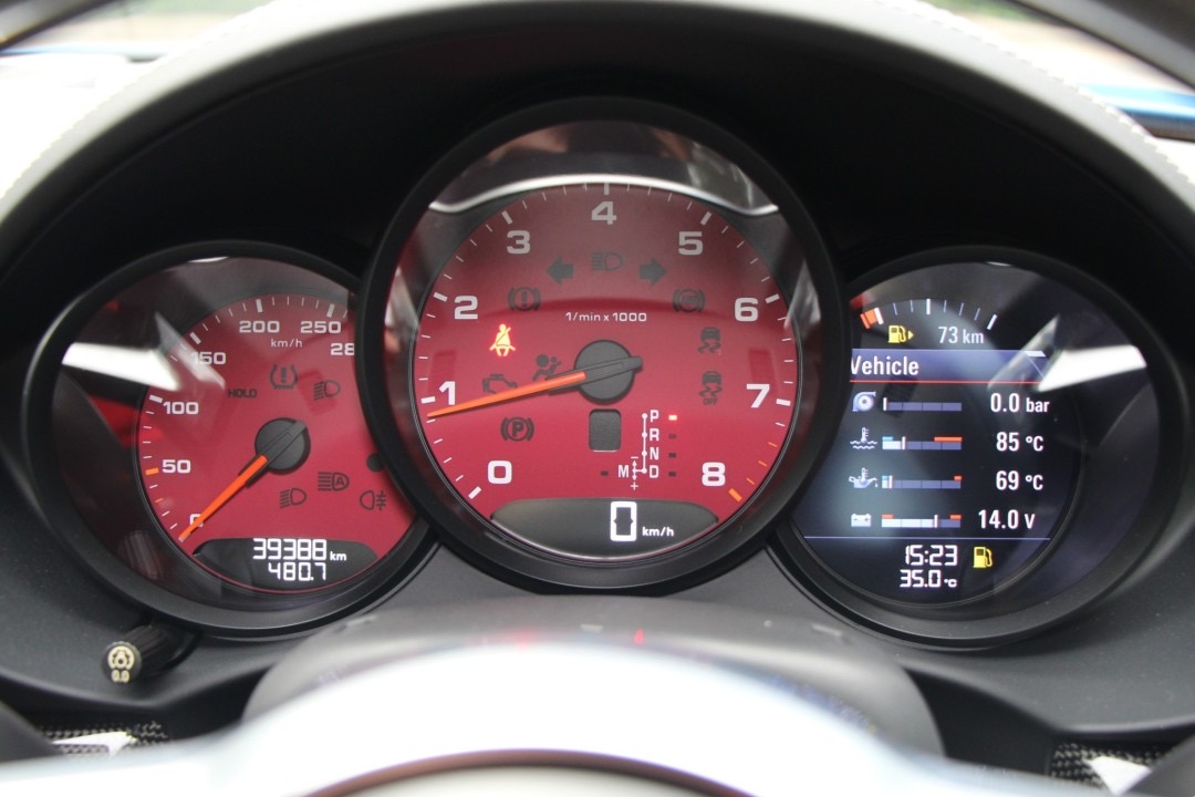 2018 Porsche 718 Cayman สีน้ำเงิน (รูปที่ 14)