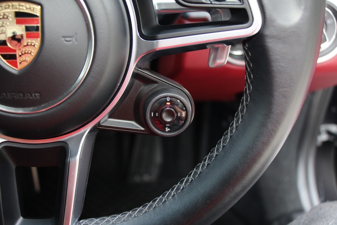 2017 Porsche Carrera 991.2 Coupe สีดำ (รูปที่ 16)
