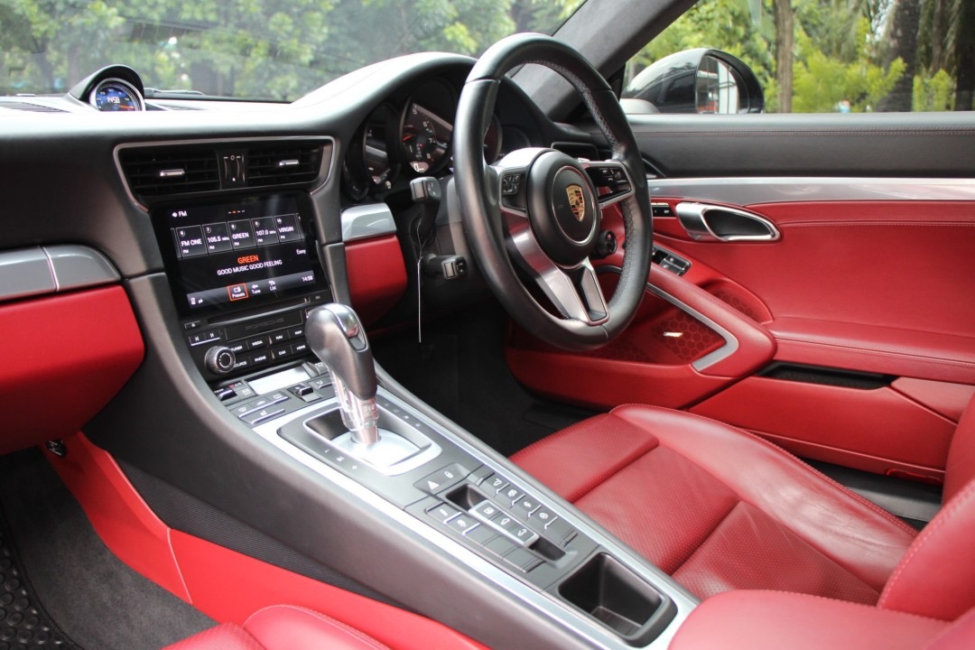 2017 Porsche Carrera 991.2 Coupe สีดำ (รูปที่ 18)