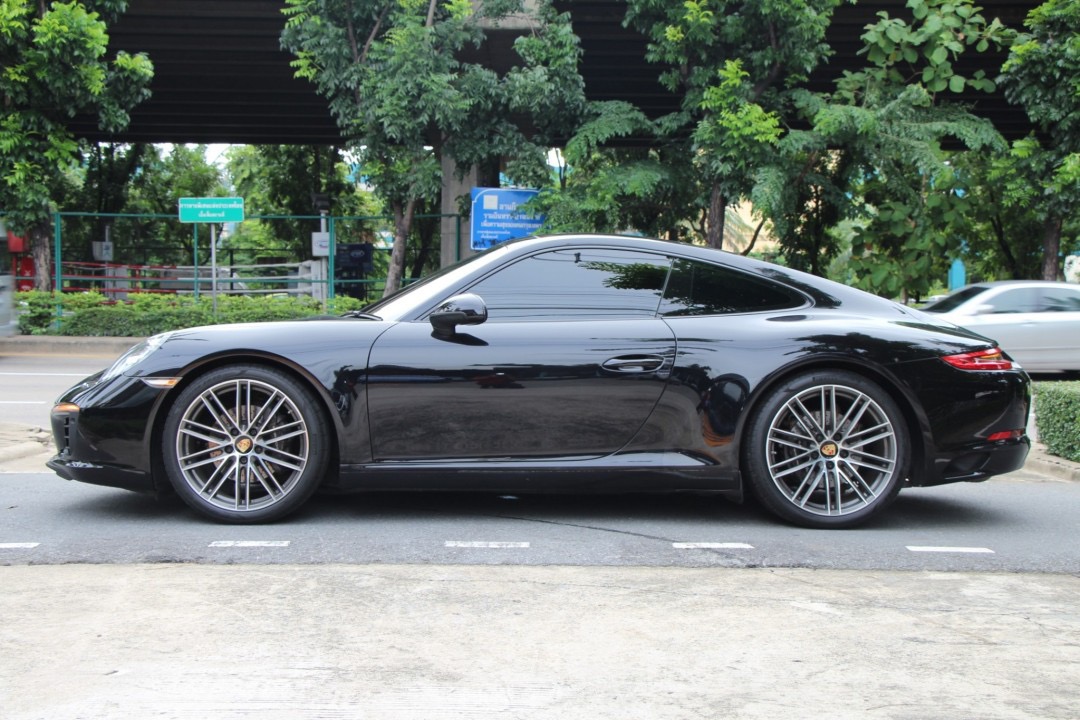 2017 Porsche Carrera 991.2 Coupe สีดำ (รูปที่ 4)