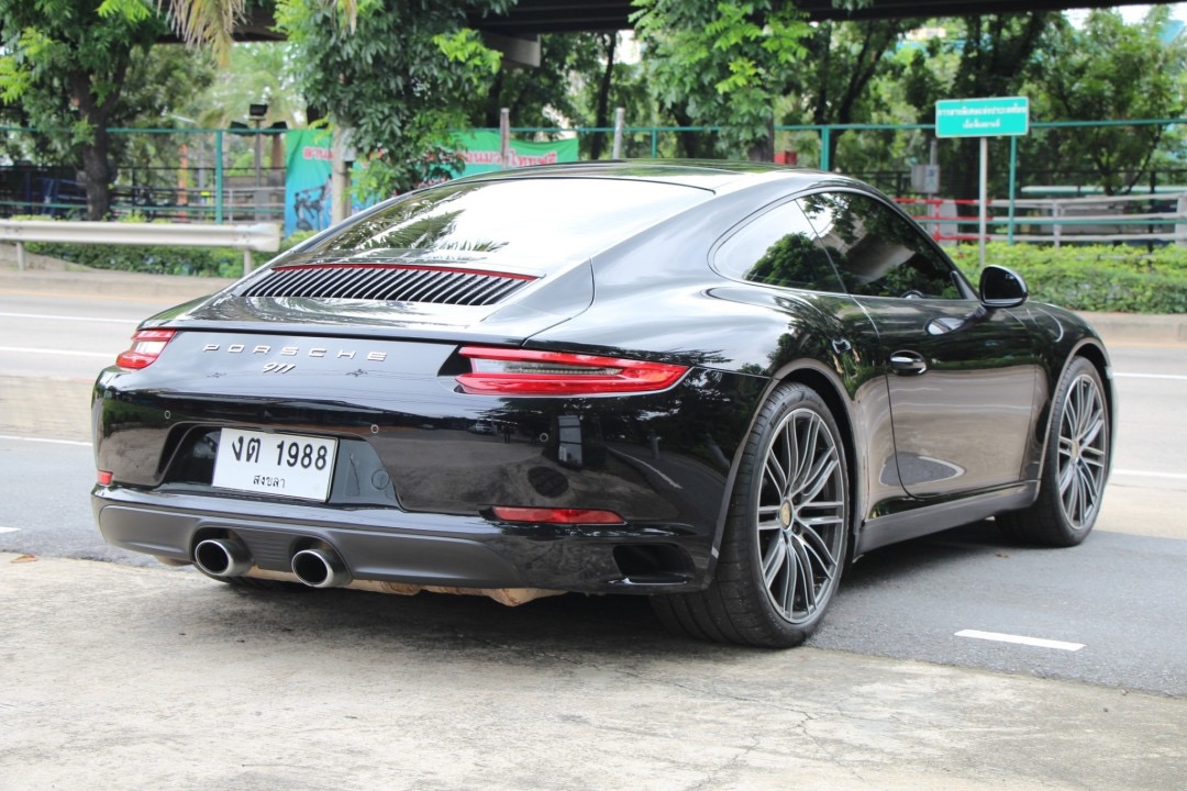 2017 Porsche Carrera 991.2 Coupe สีดำ (รูปที่ 2)