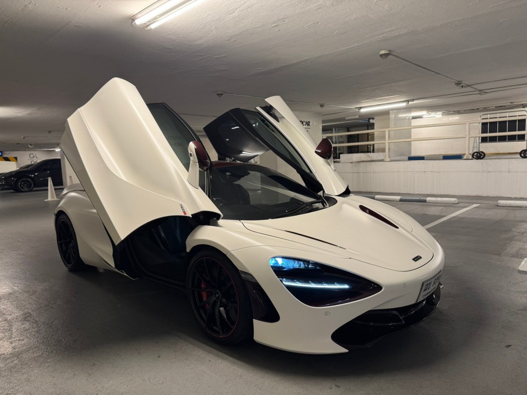 2021 McLaren 720S สีขาว (รูปที่ 2)