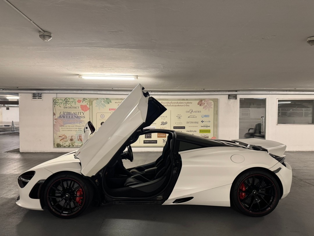 2021 McLaren 720S สีขาว (รูปที่ 6)