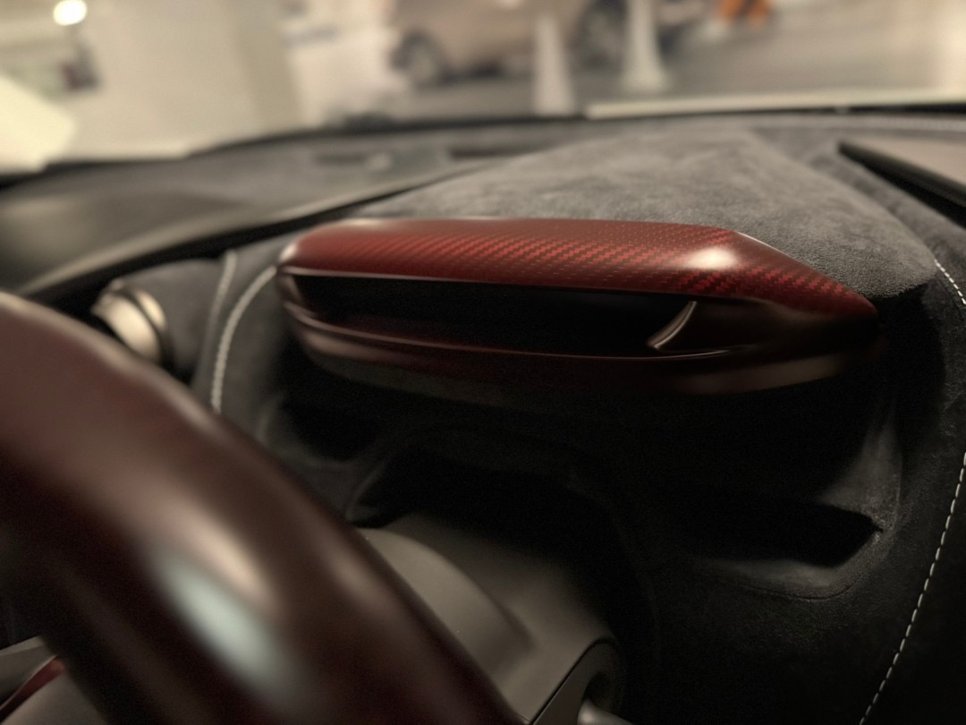 2021 McLaren 720S สีขาว (รูปที่ 14)