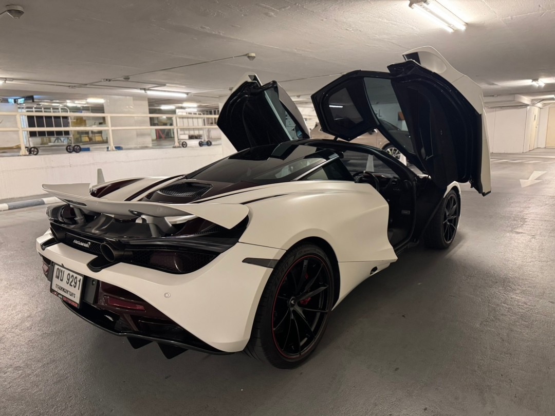 2021 McLaren 720S สีขาว (รูปที่ 7)