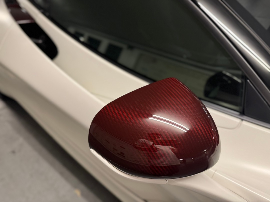 2021 McLaren 720S สีขาว (รูปที่ 17)